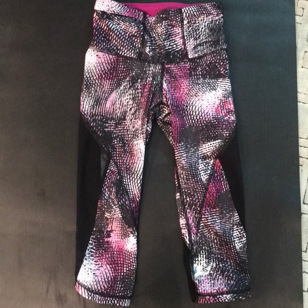 Lululemon SeaWheeze Cropped Leggings Size 2